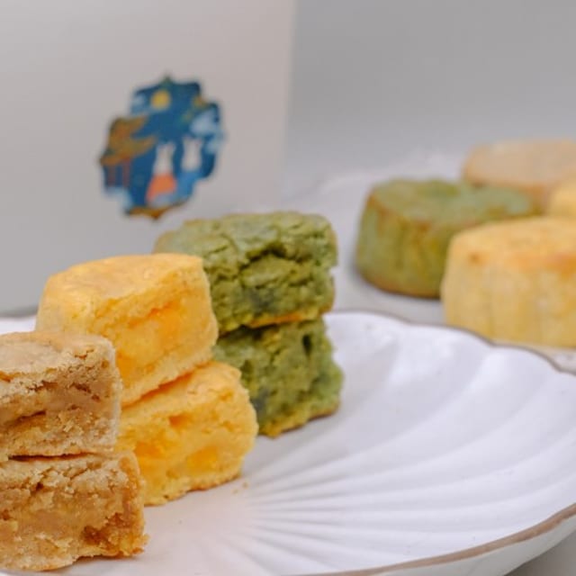 Matcha Lava Mooncake抹茶奶黄流心月饼.