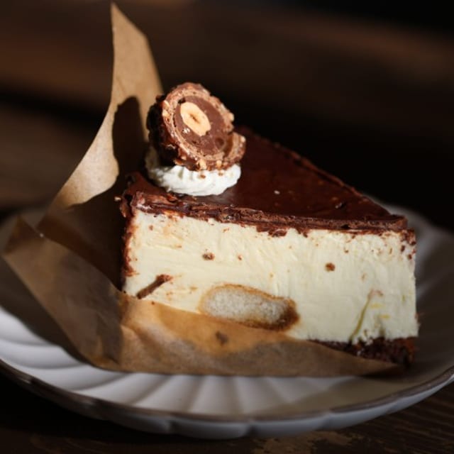 NEW RECIPE! Crispy Chocolate Pecan Tiramisu Slice (梦龙脆皮碧根果提拉米苏切块).