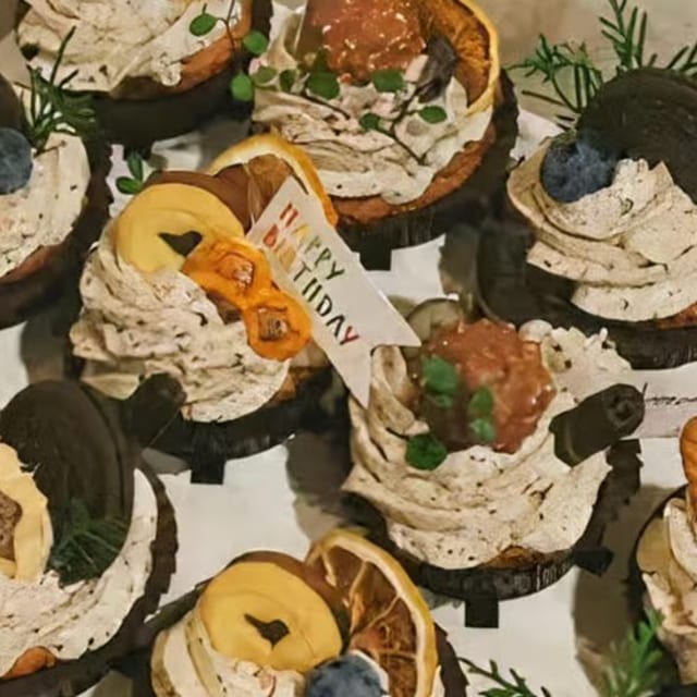 ⏰🎂 Salty Oreo Cupcake Box (咸奶油奥利奥纸杯蛋糕).