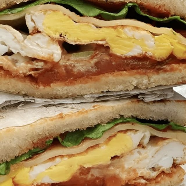 Tuna Egg Drop Sandwich (金枪鱼厚蛋三明治).