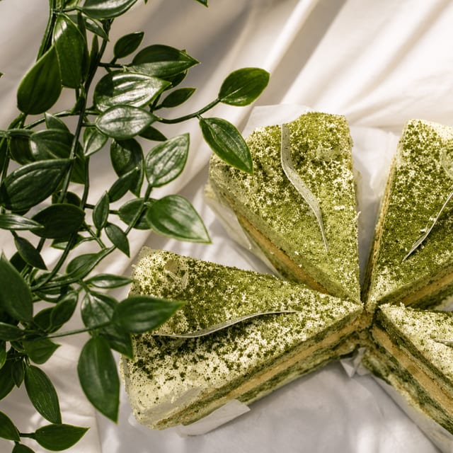Matcha Yuzu Slice (抹茶柚子切块).